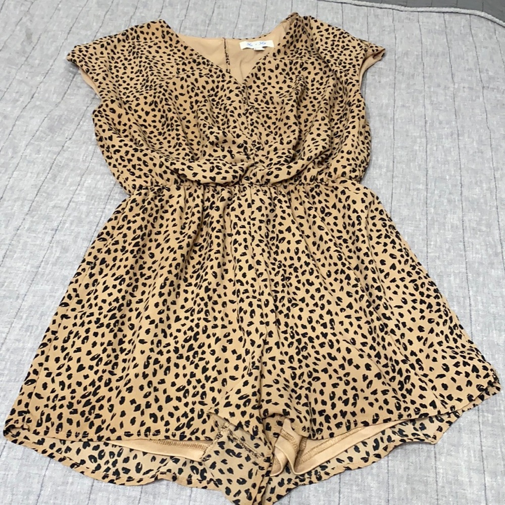 Spotted romper jumper